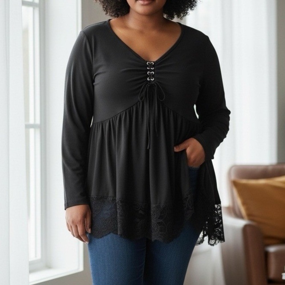 Black Handkerchief Hem Witchy Top 2X/3X Log‎ Sleeve V-Neck Lace-Up Whimsigoth